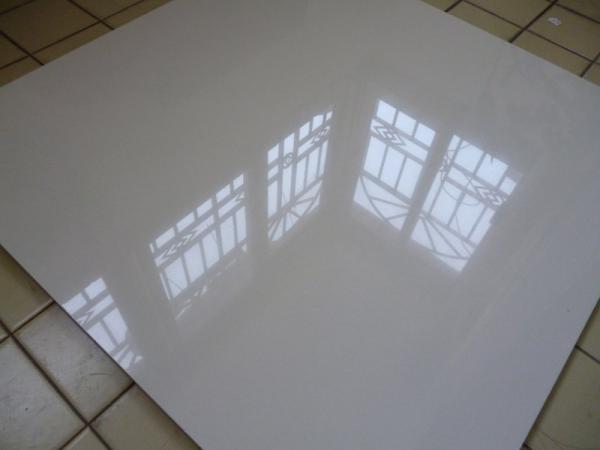 بزرگترین تولیدی انواع کاشی و سرامیک ساده